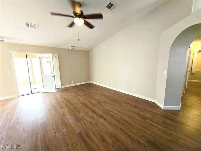 $2,549 | 925 Chaps Circle, Henderson, NV 89002