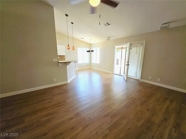 $2,549 | 925 Chaps Circle, Henderson, NV 89002
