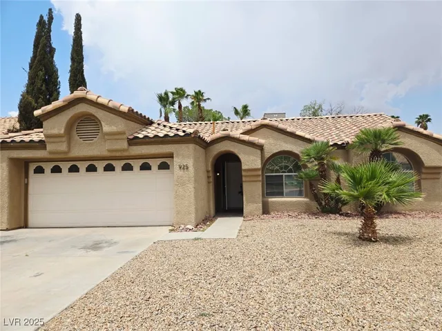 $2,549 | 925 Chaps Circle, Henderson, NV 89002