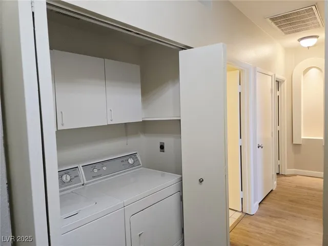 $2,549 | 925 Chaps Circle, Henderson, NV 89002