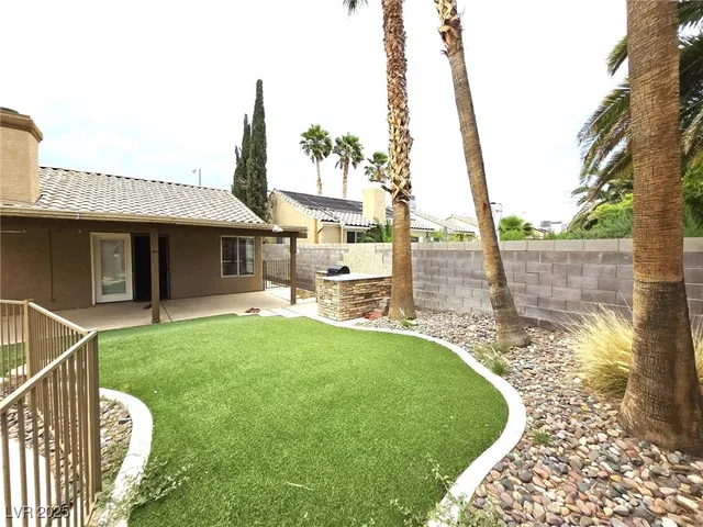 $2,549 | 925 Chaps Circle, Henderson, NV 89002