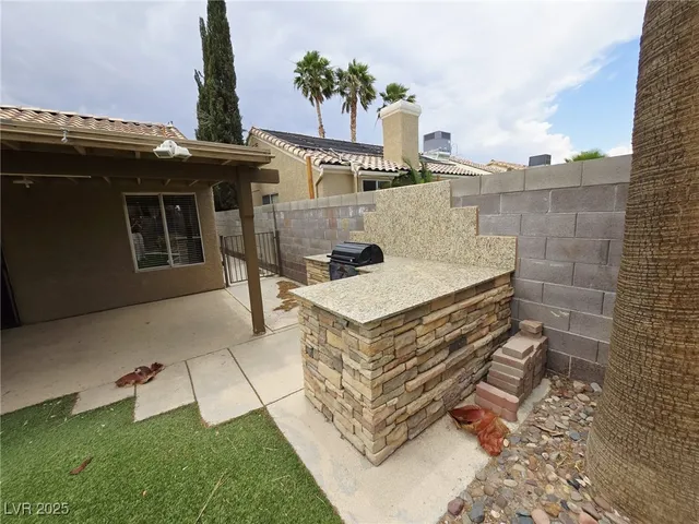 $2,549 | 925 Chaps Circle, Henderson, NV 89002