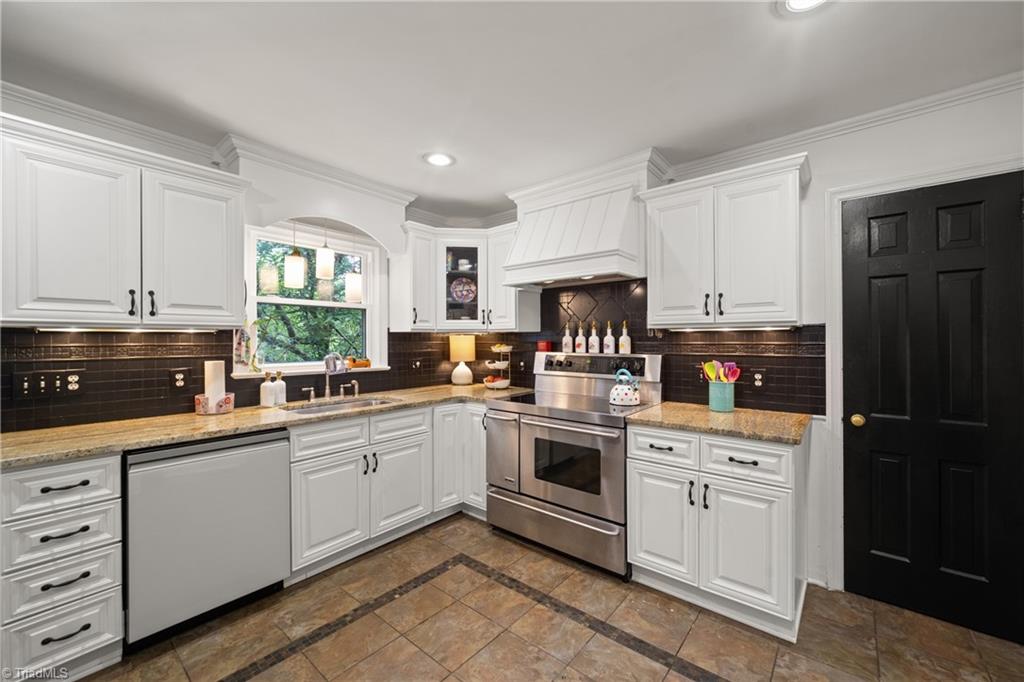 621 Yorkshire Road Winston-Salem, NC 27106 - Photo 18 of 41 Gallery Image 18