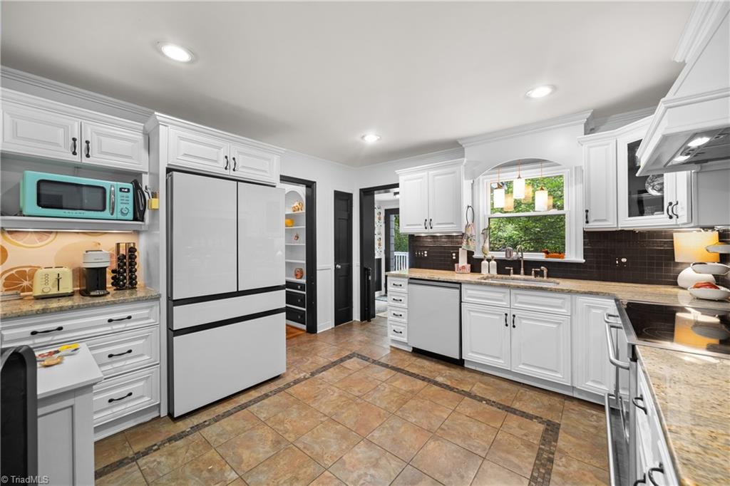 621 Yorkshire Road Winston-Salem, NC 27106 - Photo 21 of 41 Gallery Image 21