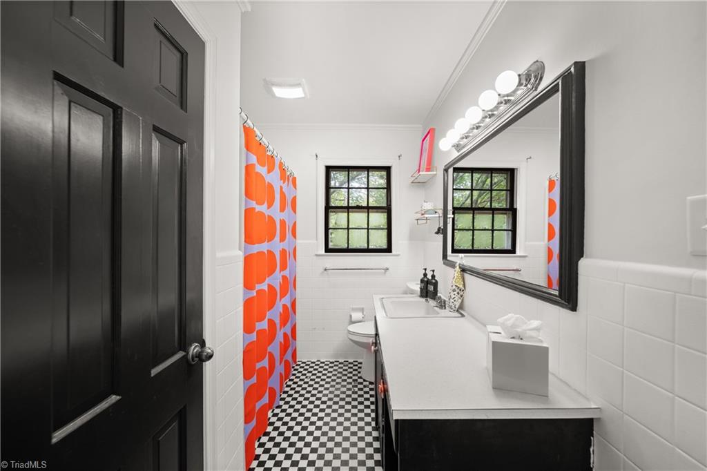 621 Yorkshire Road Winston-Salem, NC 27106 - Photo 33 of 41 Gallery Image 33