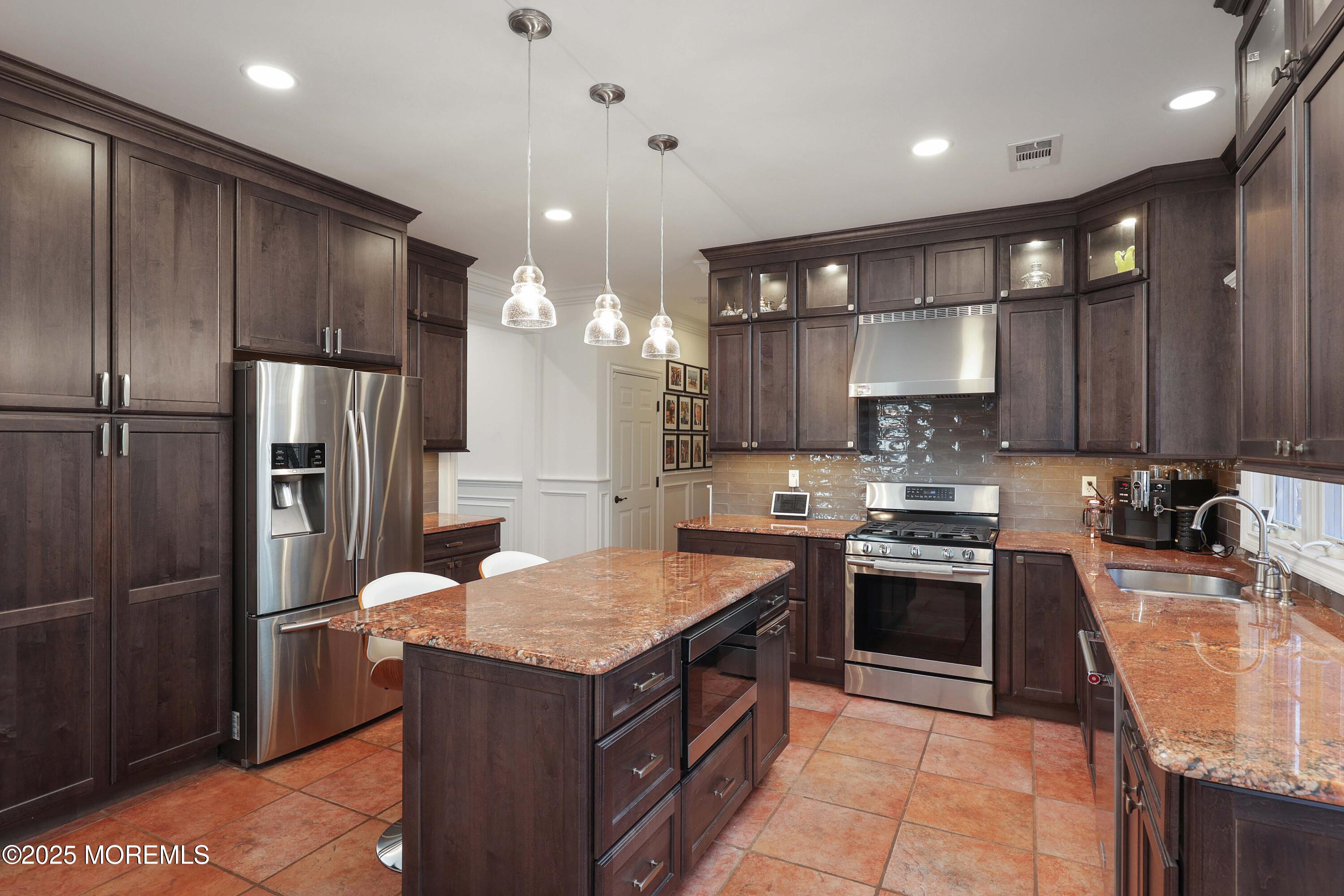 54 Bloomfield Road Manalapan, NJ 07726 - Photo 13 of 46 758A1701
