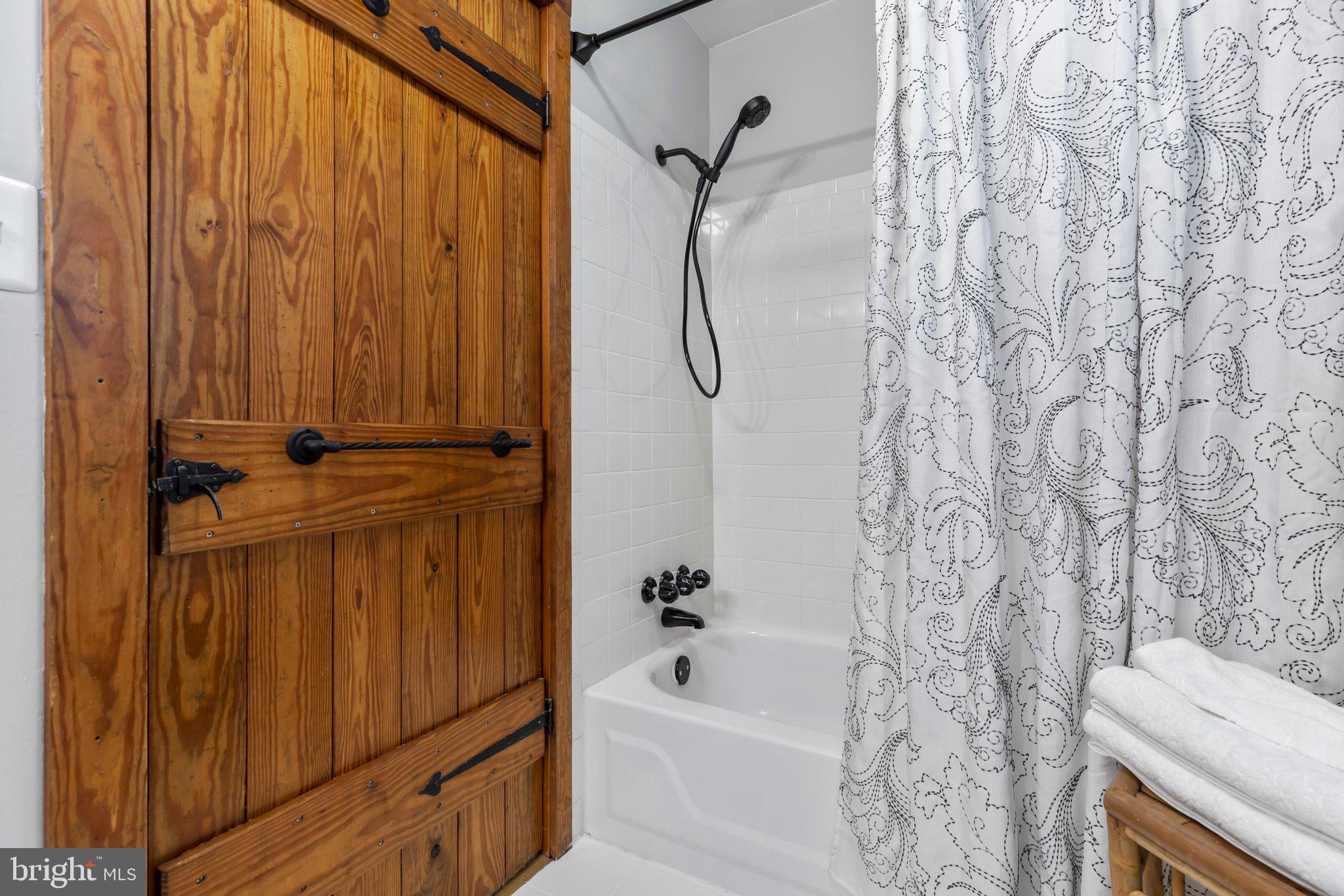 67 Hulls Chapel Road Fredericksburg, VA 22406 - Photo 32 of 53 Upper level full bath