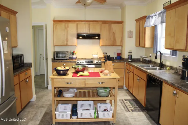 $320,000 | 7679 Highway 568, Magnolia, MS 39652