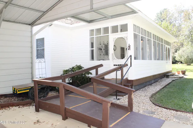 $320,000 | 7679 Highway 568, Magnolia, MS 39652