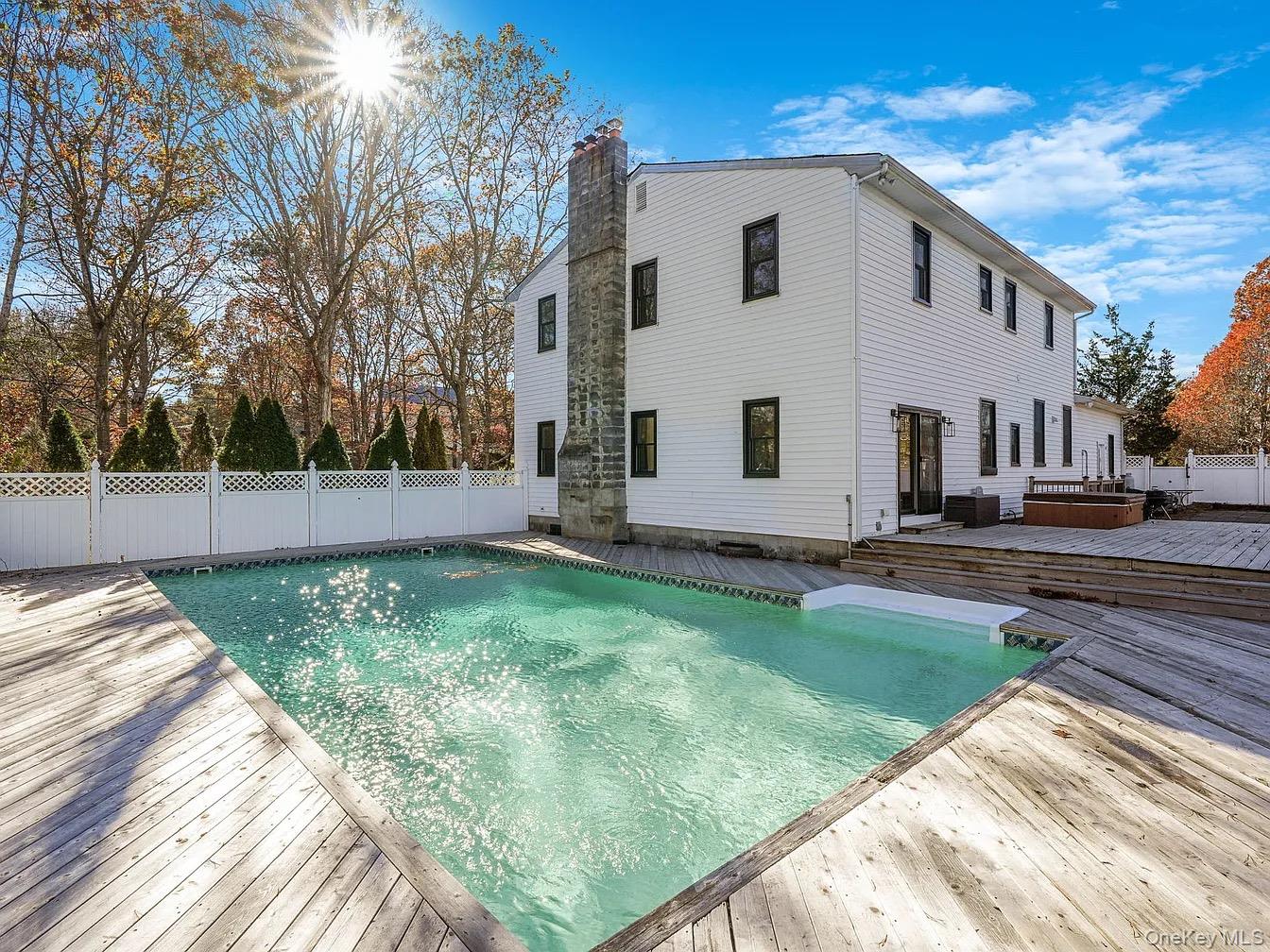 34 Starboard Road Hampton Bays, NY 11946 - Photo 23 of 27