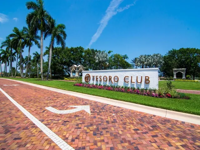 $784,950 | 721 Southeast Fascino Circle, Port St. Lucie, FL 34984