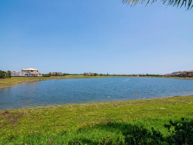 $784,950 | 721 Southeast Fascino Circle, Port St. Lucie, FL 34984
