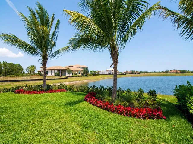 $784,950 | 721 Southeast Fascino Circle, Port St. Lucie, FL 34984