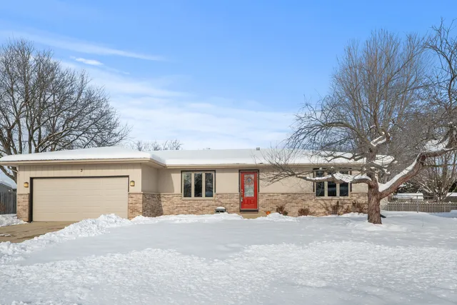 $349,900 | 3 Brandywine Court, South Elgin, IL 60177