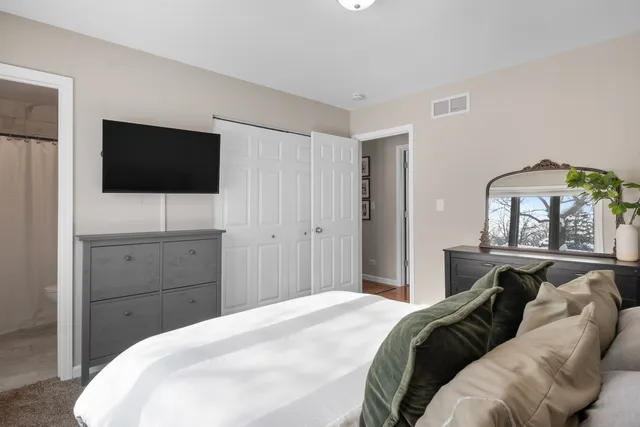 $349,900 | 3 Brandywine Court, South Elgin, IL 60177