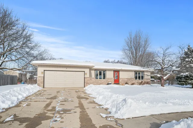 $349,900 | 3 Brandywine Court, South Elgin, IL 60177