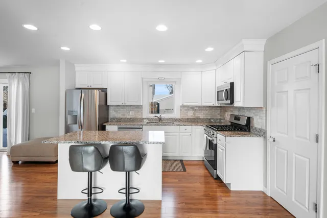 $349,900 | 3 Brandywine Court, South Elgin, IL 60177