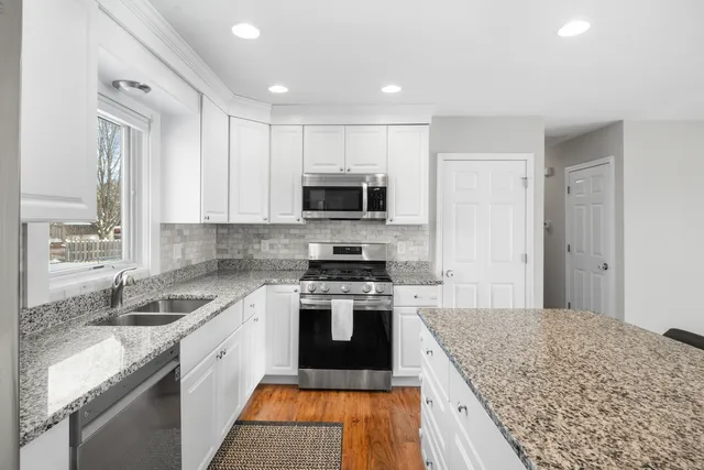 $349,900 | 3 Brandywine Court, South Elgin, IL 60177