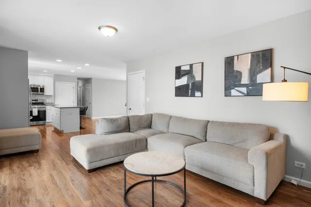 $349,900 | 3 Brandywine Court, South Elgin, IL 60177