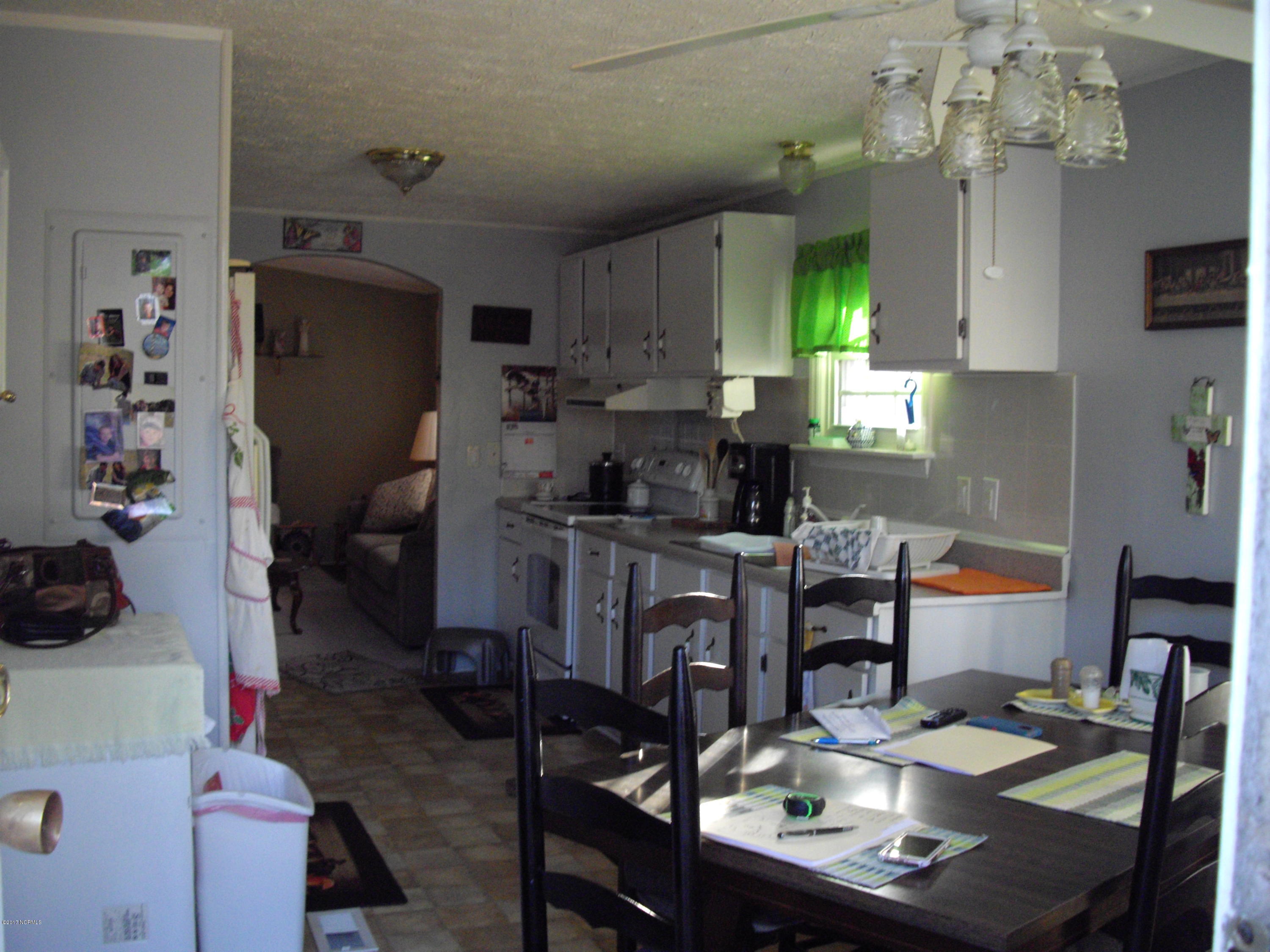 785 Williams Road Grifton, NC 28530 - Photo 6 of 20 Kitchen dining