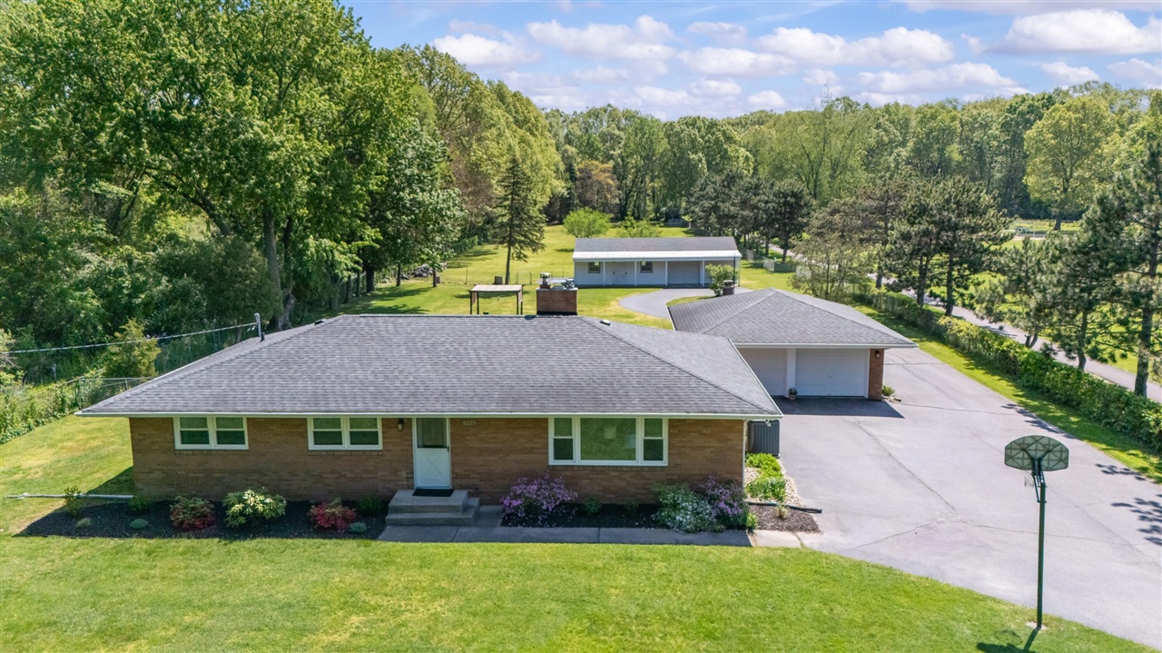 2225 Maple Path St. Joseph, MI 49085 - Photo 3 of 58