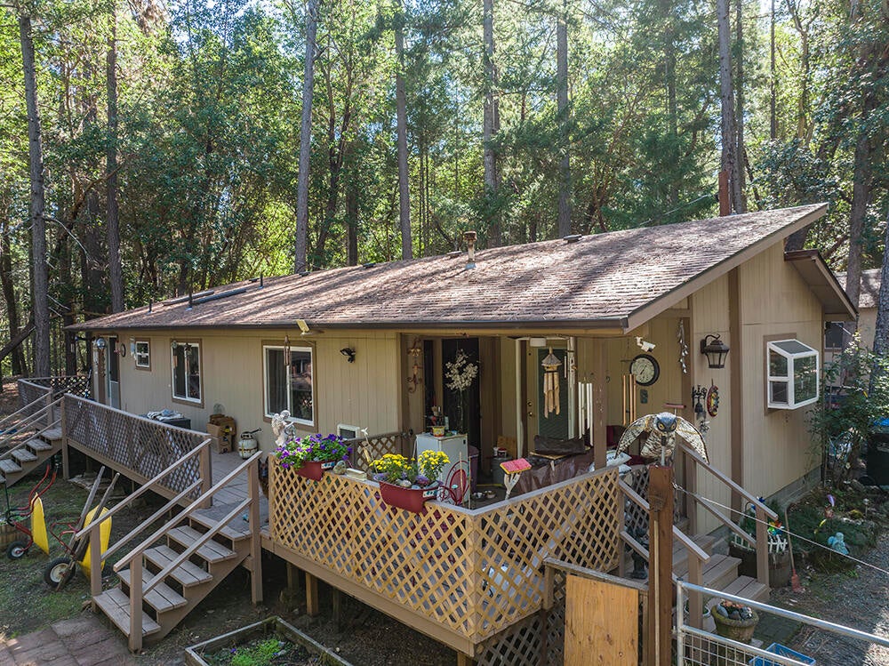 880 East Fork Road Williams, OR 97544 - Photo 2 of 47 2