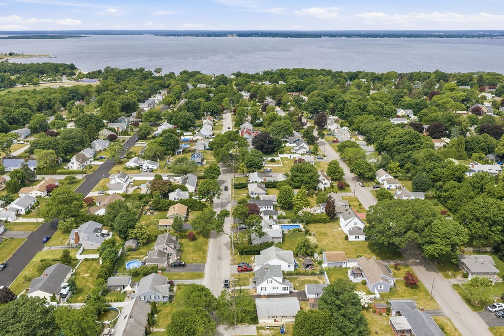 117 Fales Road Bristol, RI 02809 - Photo 9 of 45 Gallery Image 9