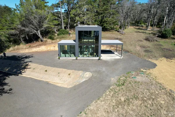 $1,249,000 | 30101 South S Highway, Gualala, CA 95445