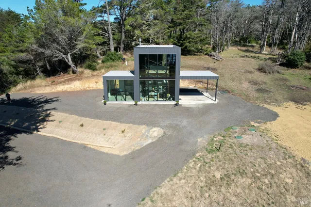$1,249,000 | 30101 South S Highway, Gualala, CA 95445