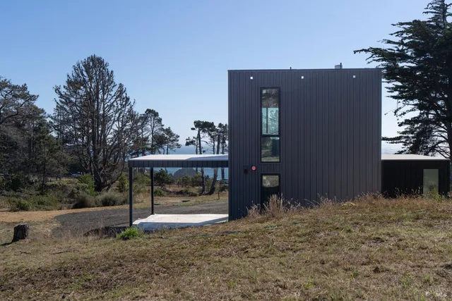 $1,249,000 | 30101 South S Highway, Gualala, CA 95445