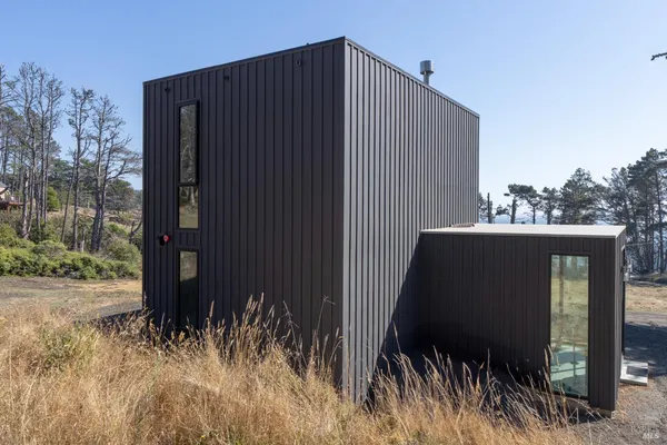 $1,249,000 | 30101 South S Highway, Gualala, CA 95445