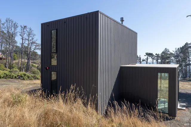 $1,249,000 | 30101 South S Highway, Gualala, CA 95445