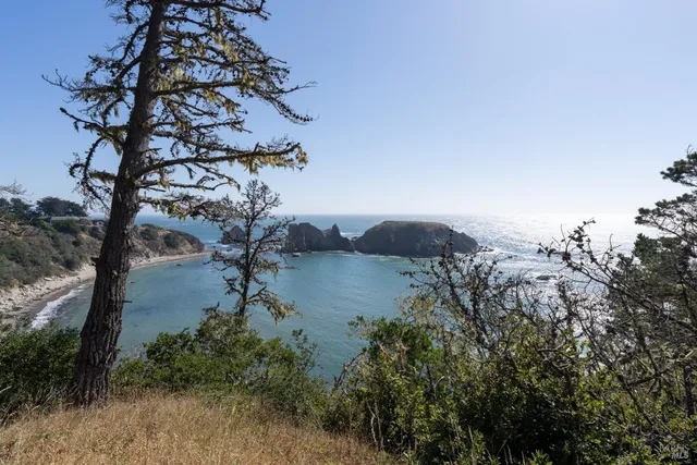 $1,249,000 | 30101 South S Highway, Gualala, CA 95445