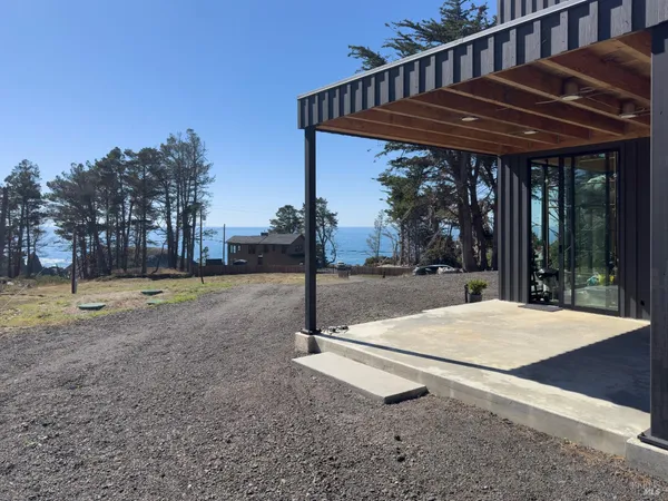 $1,249,000 | 30101 South S Highway, Gualala, CA 95445