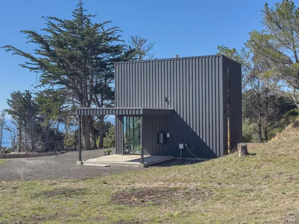 $1,249,000 | 30101 South S Highway, Gualala, CA 95445