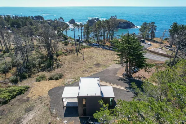 $1,249,000 | 30101 South S Highway, Gualala, CA 95445