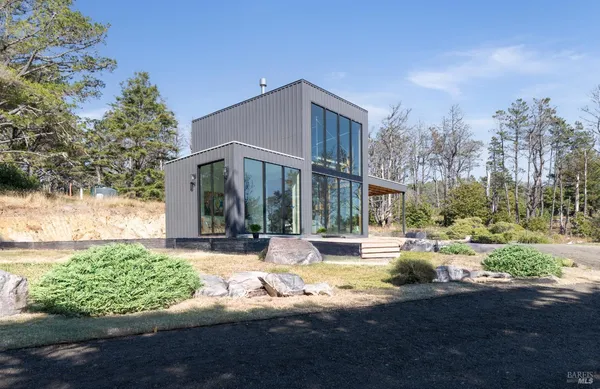 $1,249,000 | 30101 South S Highway, Gualala, CA 95445