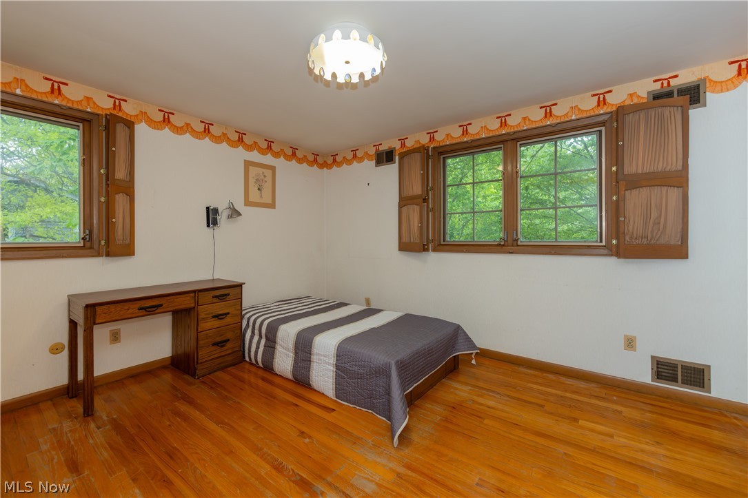 25001 Letchworth Road Beachwood, OH 44122 - Photo 28 of 50 Hardwood flooring throughout