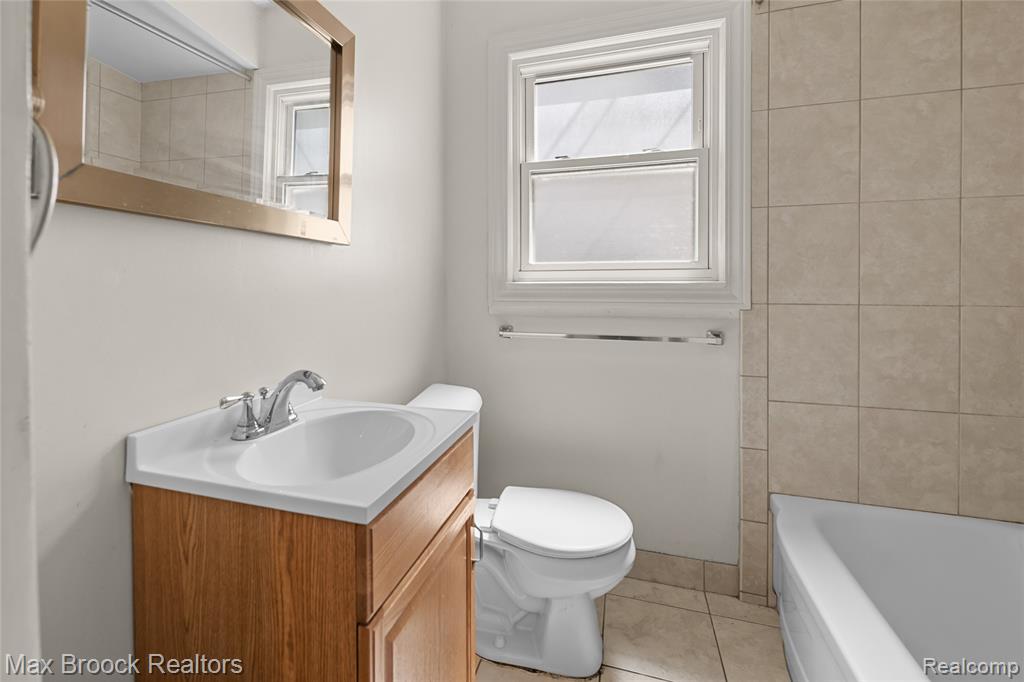 3012 Greenfield Road Berkley, MI 48072 - Photo 7 of 19