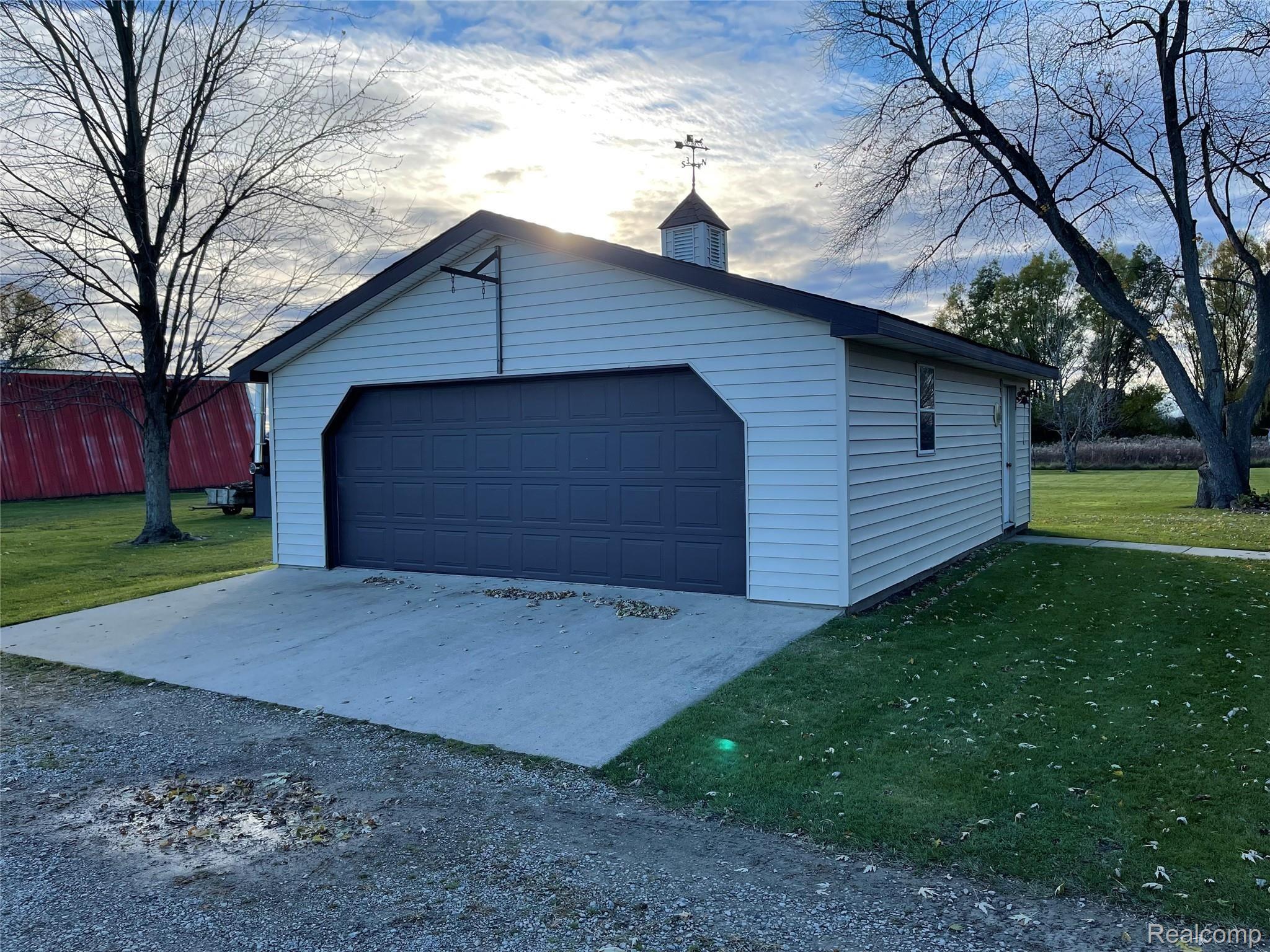 8191 Oatman Road Avoca, MI 48006 - Photo 7 of 55 8191 Oatman Garage3.jpg