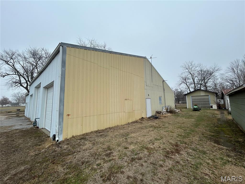 520 Eleventh Street Carrollton, IL 62016 - Photo 2 of 17