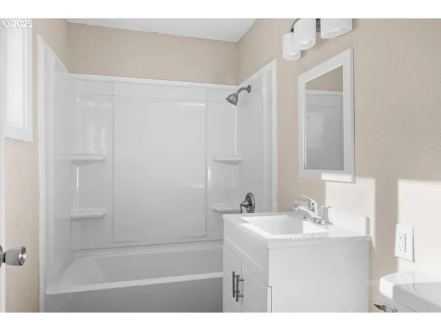 $399,000 | 1564 Northwest Spray Court, Roseburg, OR 97471