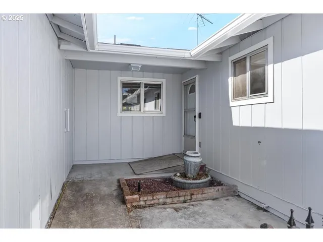 $399,000 | 1564 Northwest Spray Court, Roseburg, OR 97471