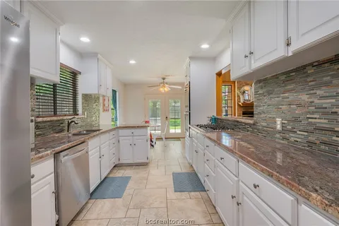 $400,000 | 2301 Barak Lane, Bryan, TX 77802