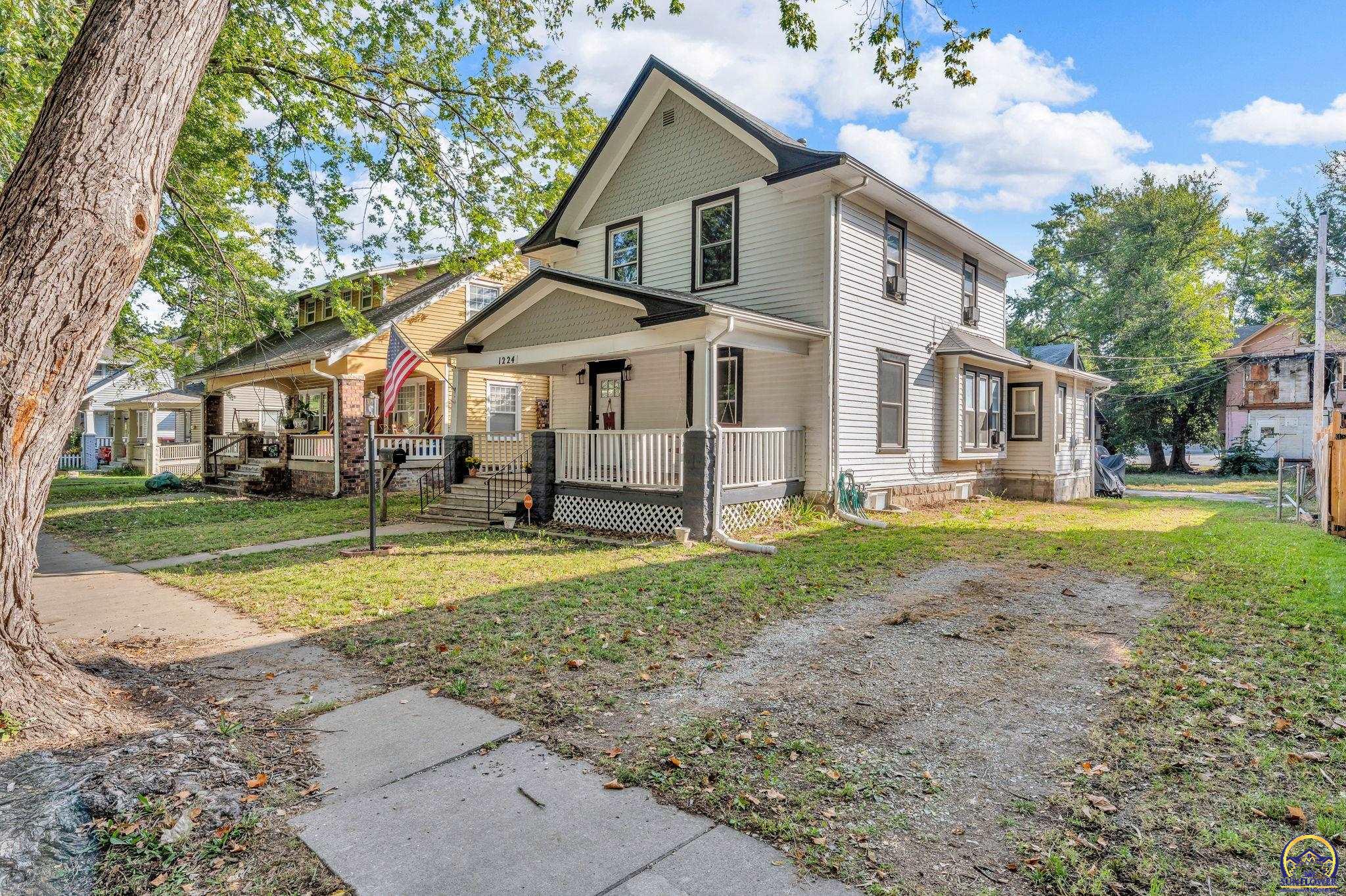 1224 Southwest Garfield Avenue Topeka, KS 66604 - Photo 3 of 30