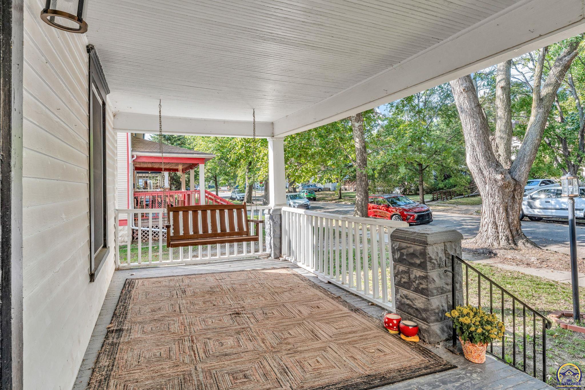 1224 Southwest Garfield Avenue Topeka, KS 66604 - Photo 4 of 30