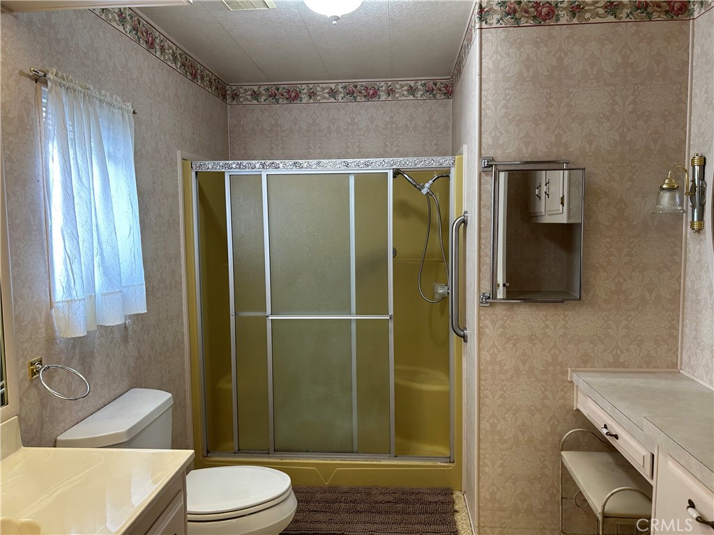 9800 Base Line Road, Unit 70 Alta Loma, CA 91701 - Photo 17 of 27 Master Bathroom