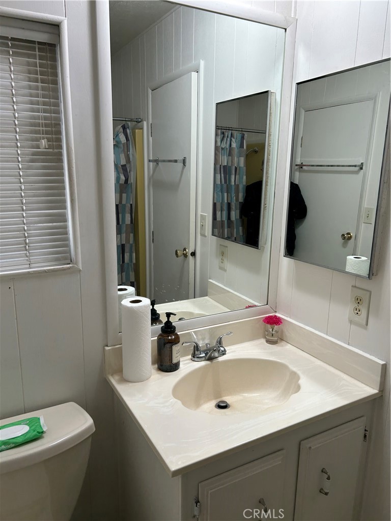 9800 Base Line Road, Unit 70 Alta Loma, CA 91701 - Photo 21 of 27 Guest Bathroom