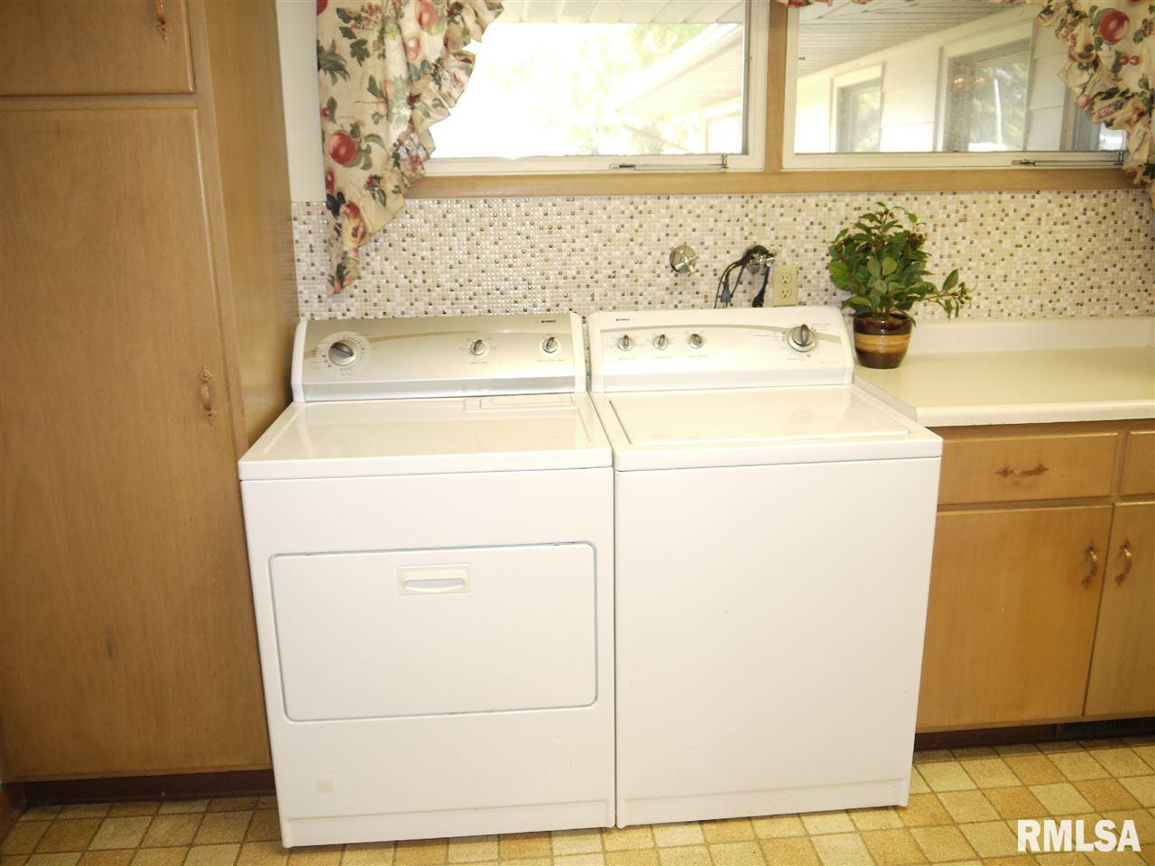 4115 Rodeo Road Davenport, IA 52806 - Photo 11 of 24 Gallery Image 11