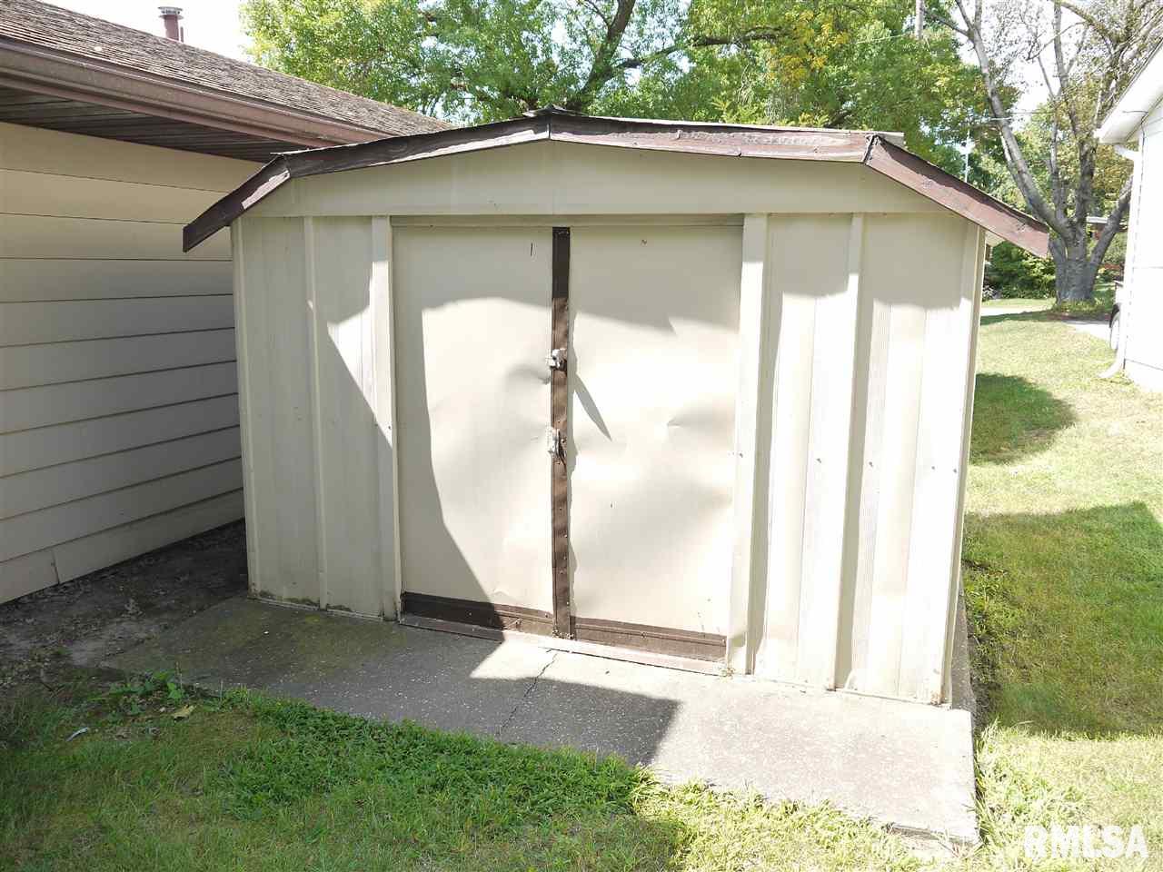 4115 Rodeo Road Davenport, IA 52806 - Photo 23 of 24 Gallery Image 23